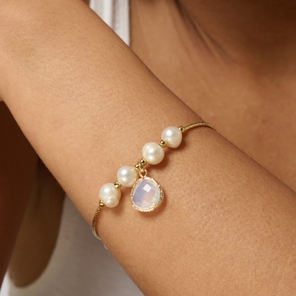 Luna Pearl Bracelet