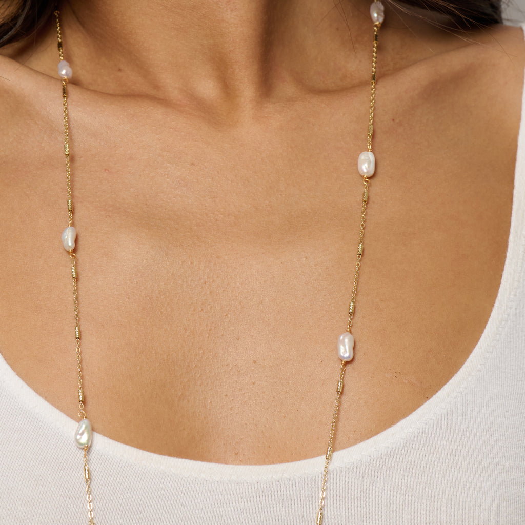 Luna Pearl Necklace